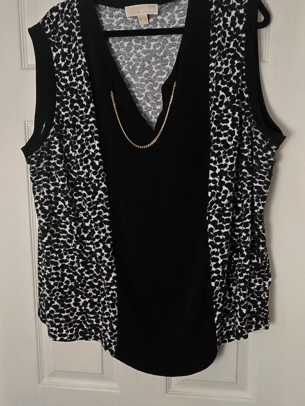 MICHAEL Michael Kors Black and White Sleeveless V-Neck Top with Gold Chain